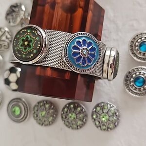 Snap Charms Bracelet.